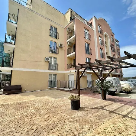 Cozy Sunny * Сонячний Берег