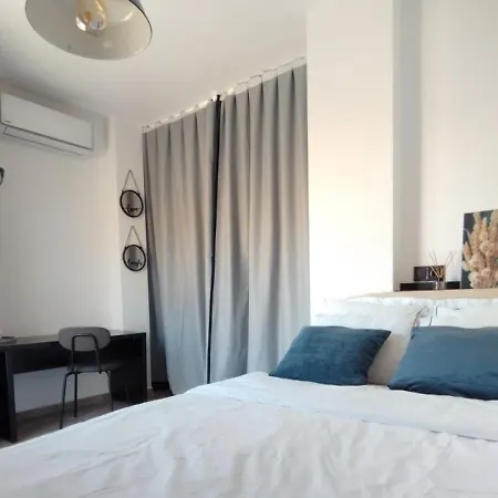 Апартаменти Cozy Sunny *