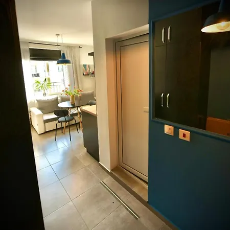 Cozy Sunny Апартаменти